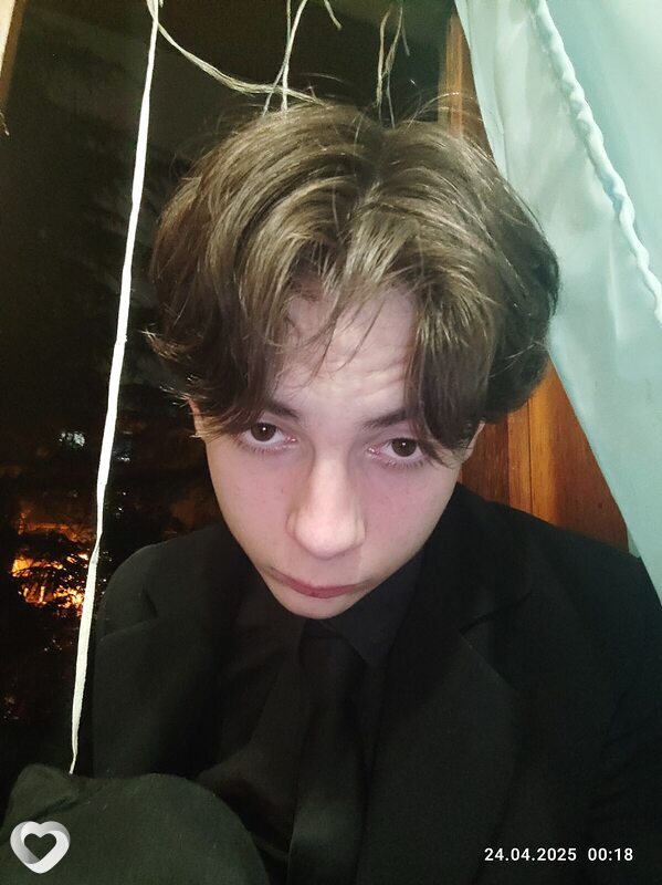 Артём, 19, Сочи — анкета №3689626