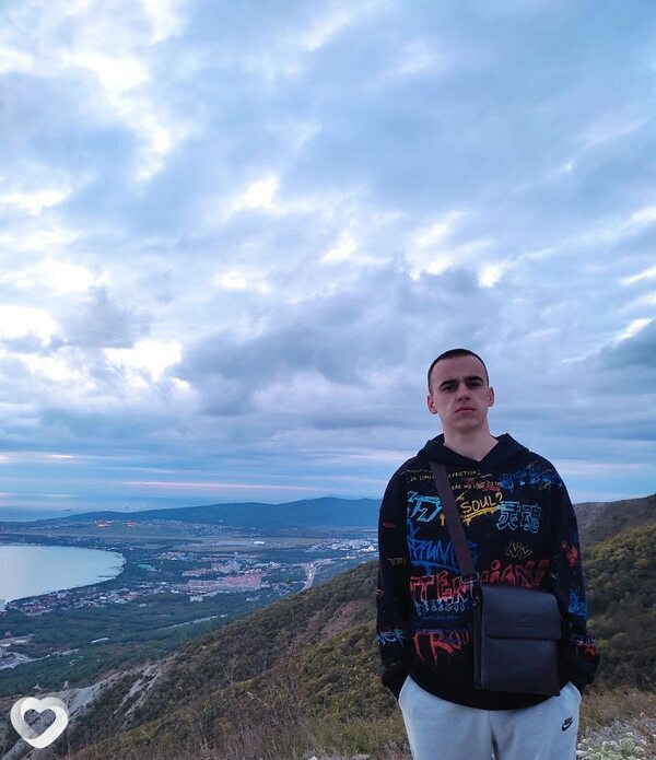 Александр, 21, Краснодаре — анкета №3690852