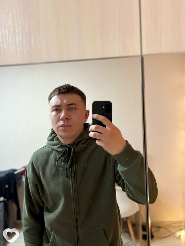 Артем, 21, Ростове-на-Дону — анкета №3692608