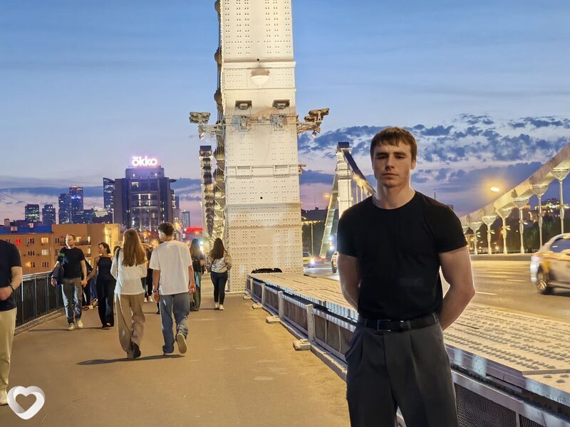 Влад, 21, Саратове — анкета №3692542