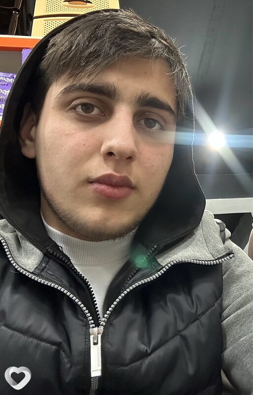 Амир, 19, Пятигорске — анкета №3692756