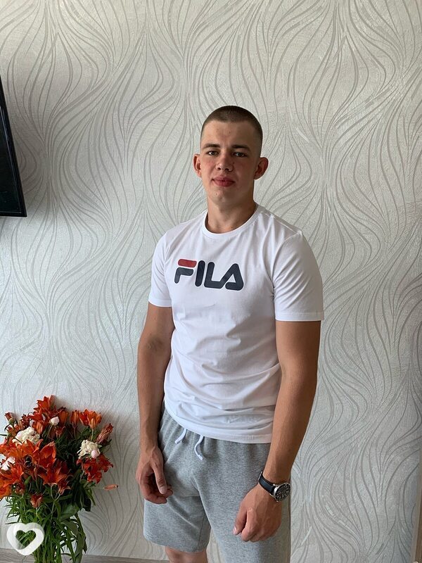 Михаил, 26, Братске — анкета №3692759