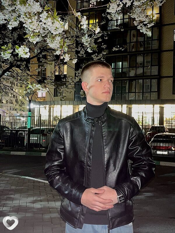 Роман, 21, Старом Осколе — анкета №3693612