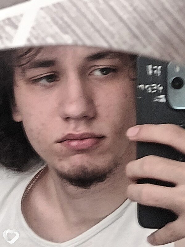 Антон, 19, Астрахани — анкета №3696671