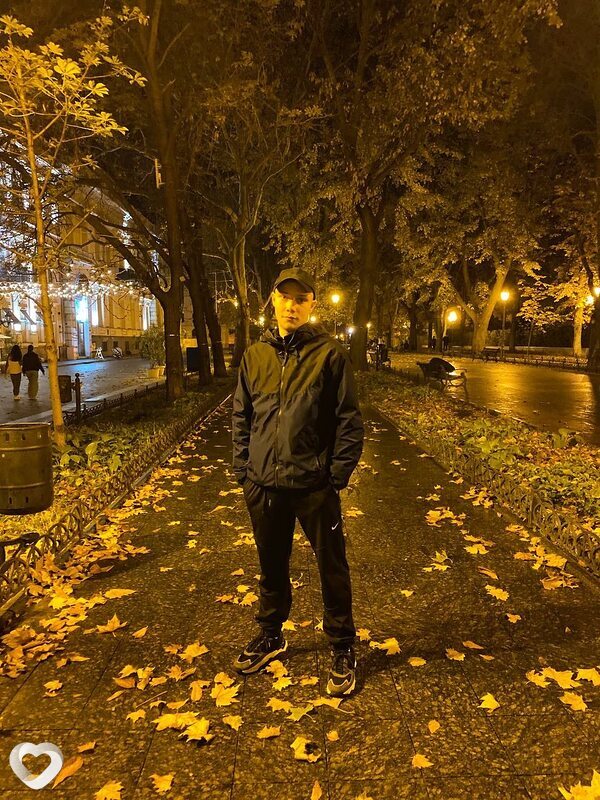 Максим, 20, Кривое Роге — анкета №3697924