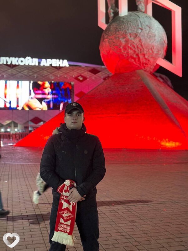 Артём, 21, Москве — анкета №3699147