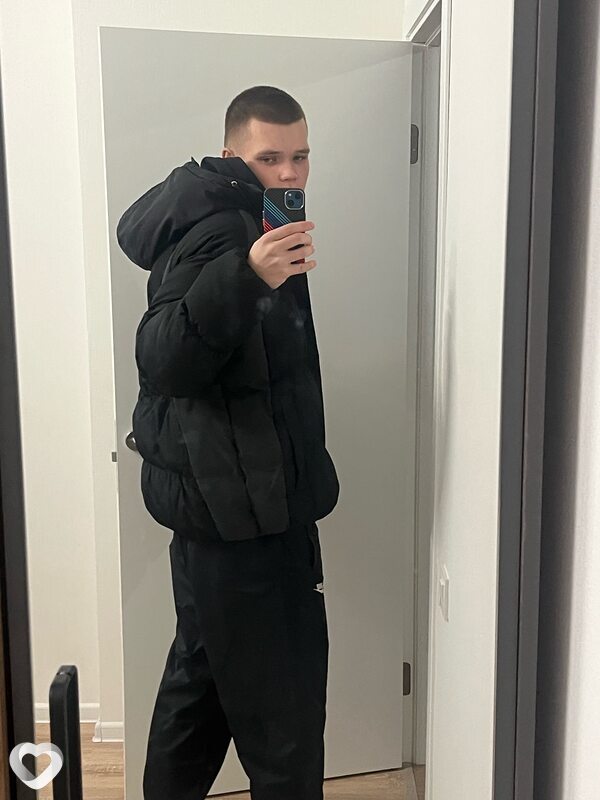 Артем, 21, Москве — анкета №3699449