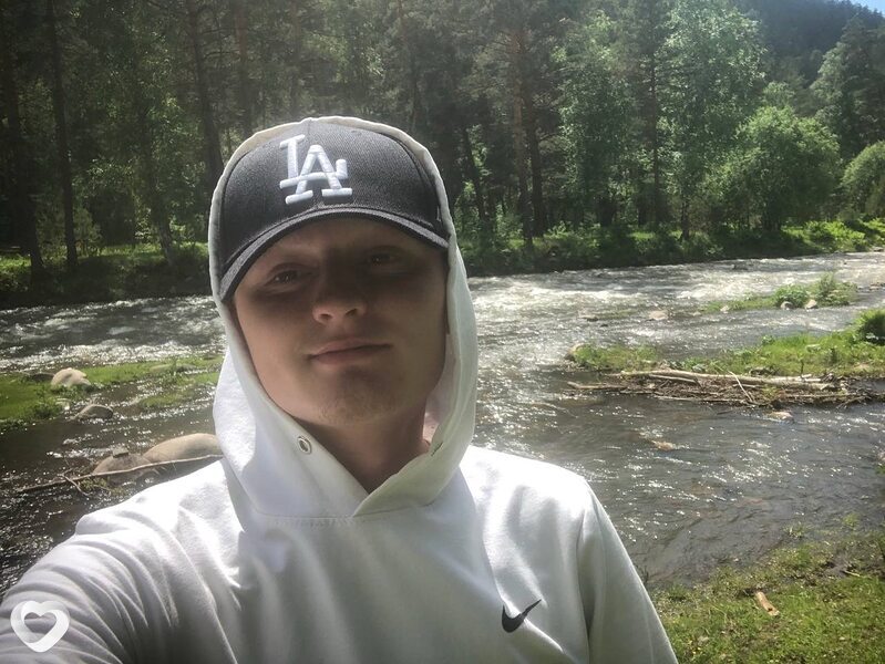 Антон, 22, Калининграде — анкета №3700424