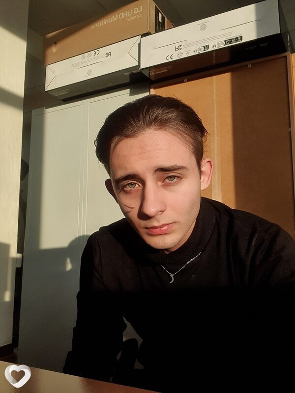 Денис, 19, Москве — анкета №3701332