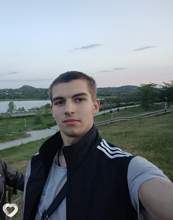 Даня, 19, Донецке — анкета №3702337