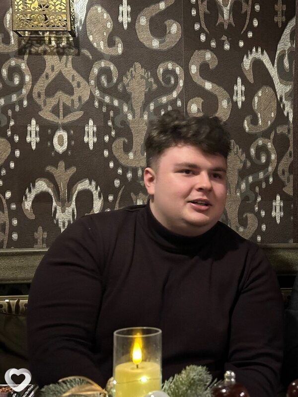 Владислав, 21, Новомосковске — анкета №3702348