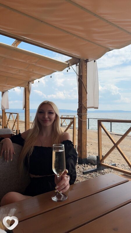 Александра, 24, Ростове-на-Дону — анкета №3702939