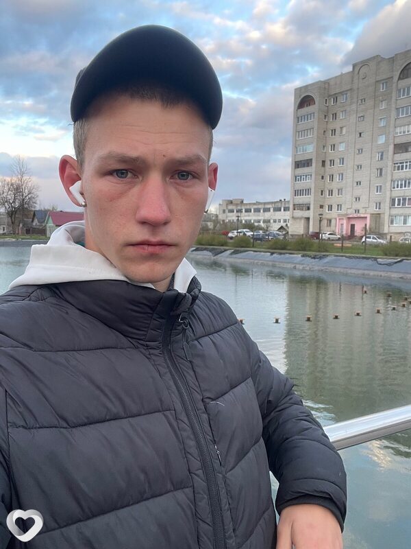 Артём, 22, Клинцах — анкета №3702906