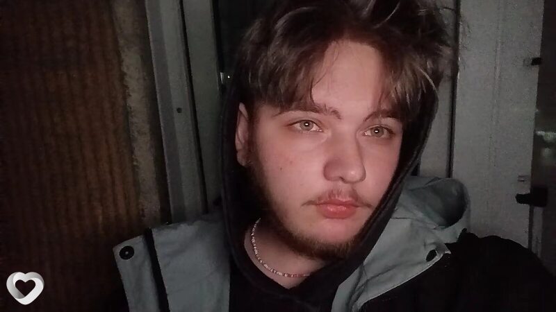 Михаил, 18, Бердске — анкета №3704614