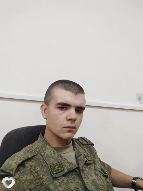 Артём, 19, Саратове — анкета №3707009