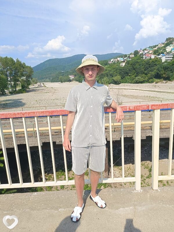 Александр, 22, Смоленске — анкета №3707436