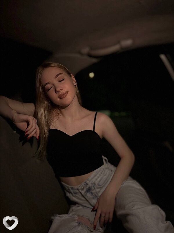 Вика, 21, Москве — анкета №3708075