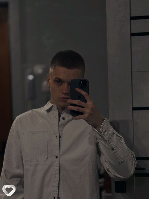 Максим, 19, Москве — анкета №3708878