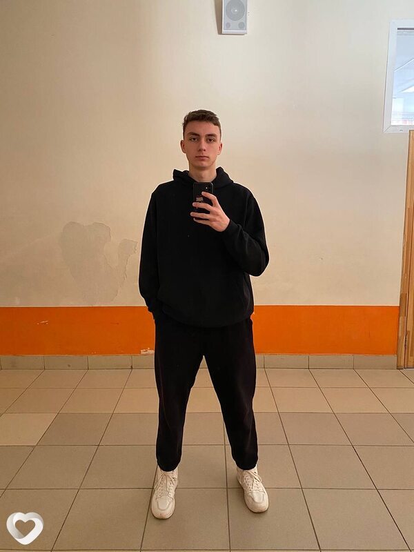 Илья, 18, Краснодаре — анкета №3709523