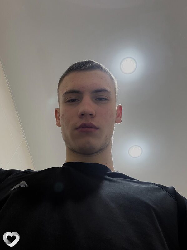 Стас, 19, Новочеркасске — анкета №3709678