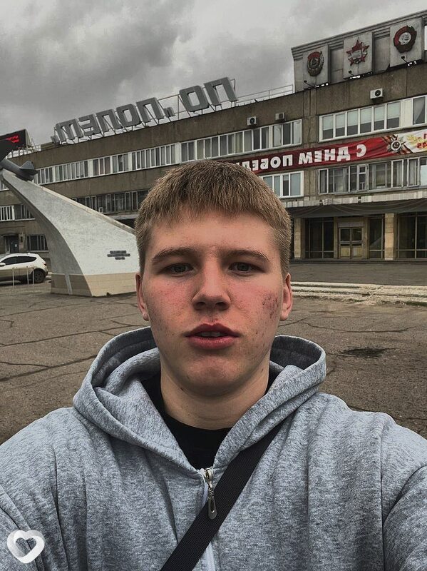 Максим, 19, Омске — анкета №3710938