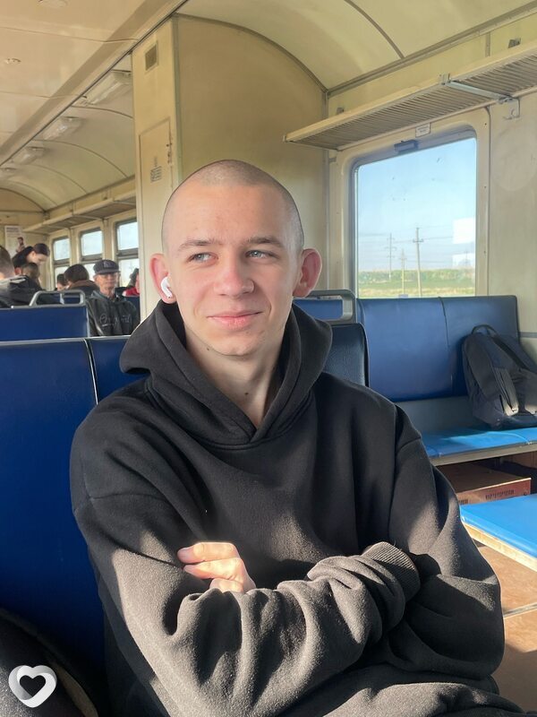 Иван, 18, Краснодаре — анкета №3712000