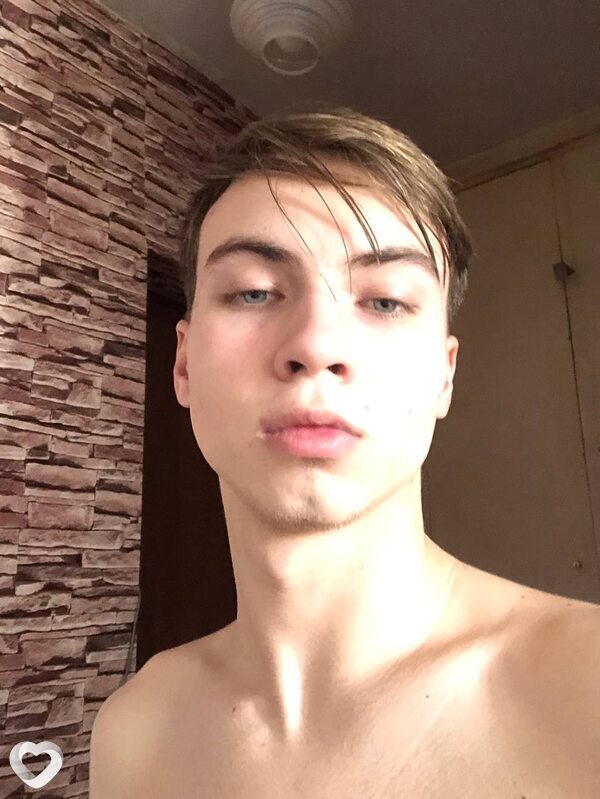 Артём, 21, Москве — анкета №3715334