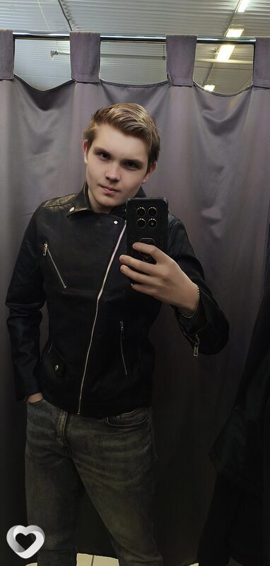 Максим, 22, Горно-Алтайске — анкета №3717599
