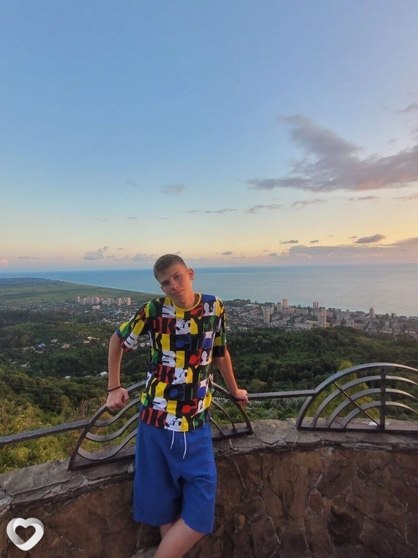 Влад, 18, Москве — анкета №3718049