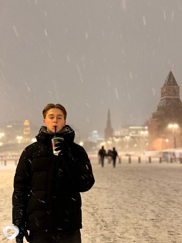 Валера, 18, Москве — анкета №3720239