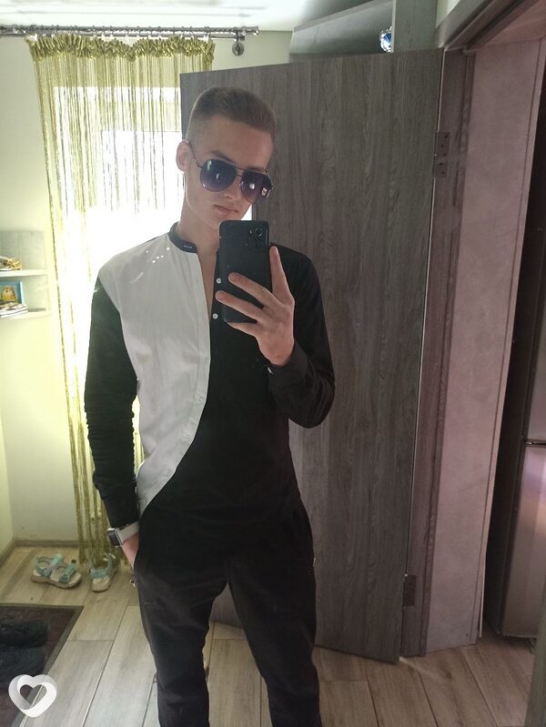 Артур, 23, Киеве — анкета №3725662