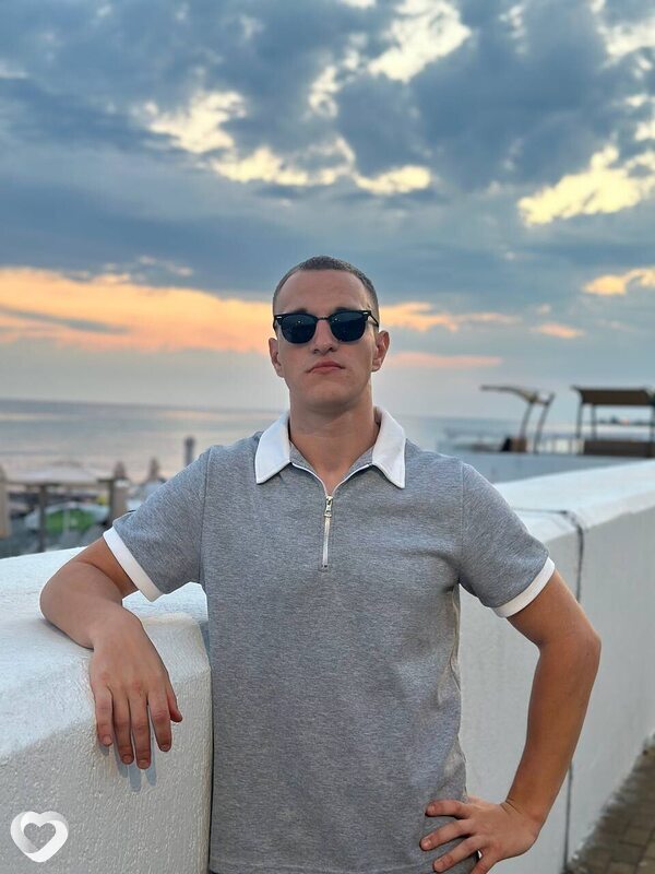 Роман, 21, Курске — анкета №3725983