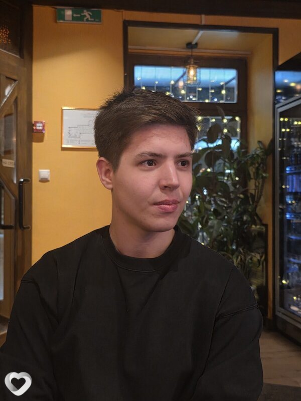 Максим, 22, Москве — анкета №3726408