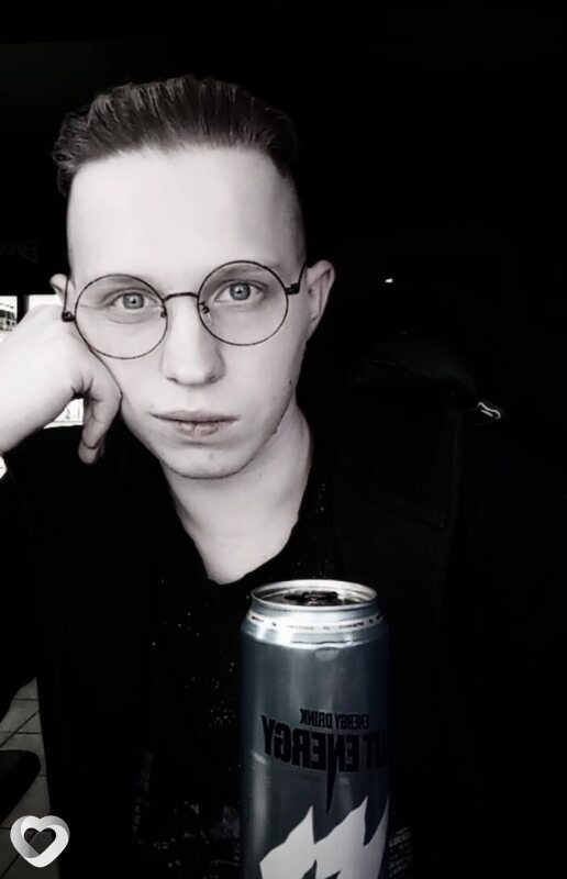 Артём, 27, Москве — анкета №3726575