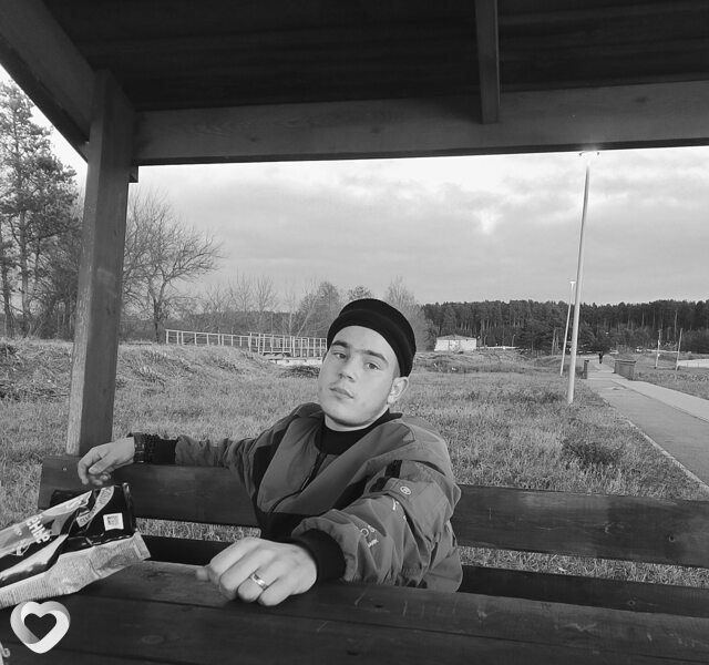 Михайл, 18, Минске — анкета №3727363