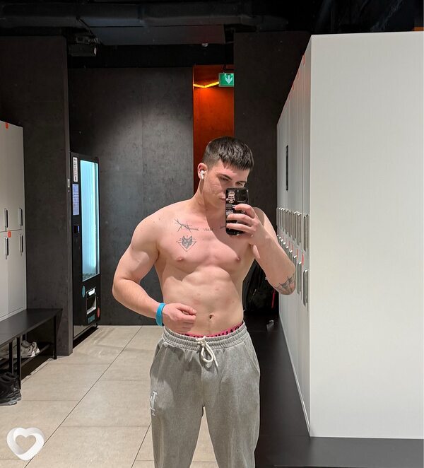Дмитрий, 21, Омске — анкета №3729703
