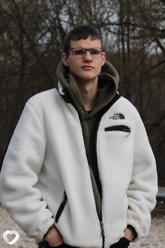 Максим, 19, Калуге — анкета №3732048