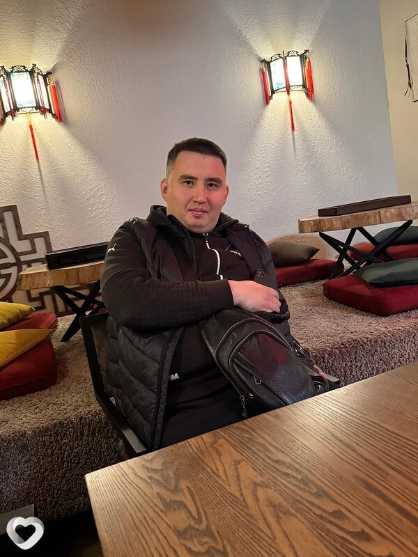 Илья, 28, Антраците — анкета №3732711