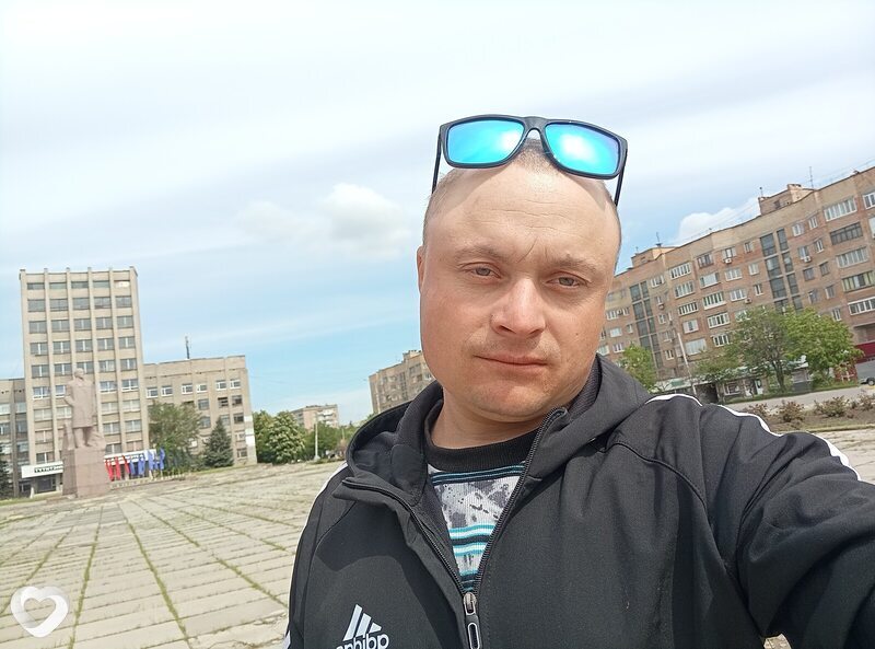Игорян, 32, Снежном — анкета №3734164