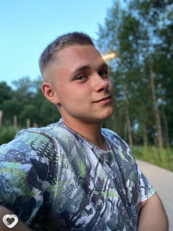 Ярослав, 21, Брянске — анкета №3736350