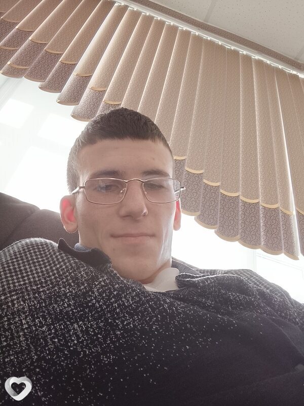 Матвей, 18, Барнауле — анкета №3736807