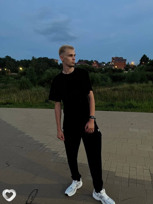 Влад, 19, Сергиеве Посаде — анкета №3736813
