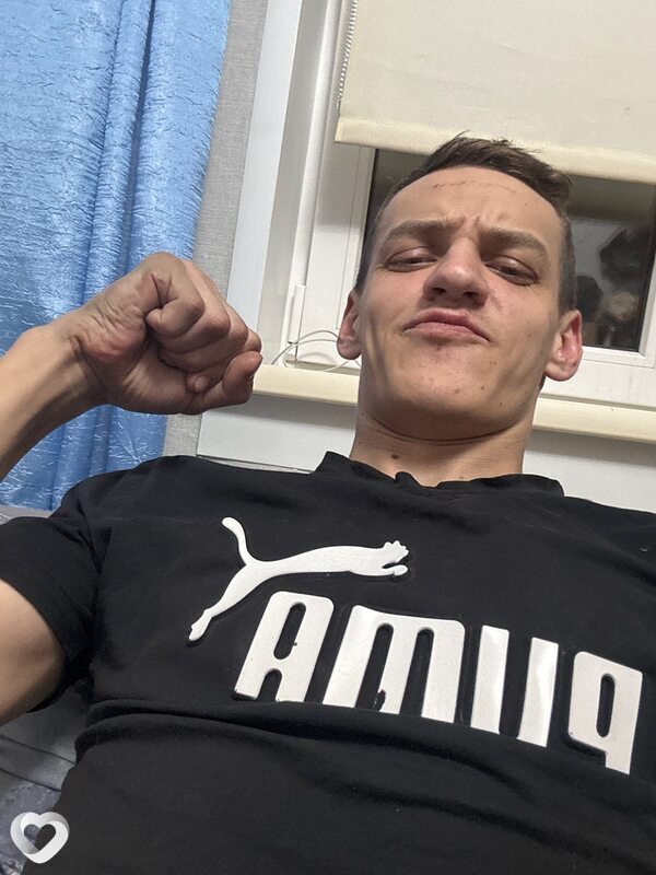 Евгений, 22, Барнауле — анкета №3736926