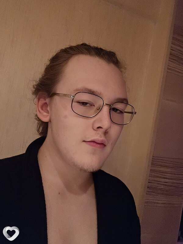 Влад, 20, Череповце — анкета №3737282