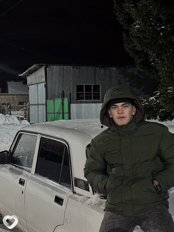 Матвей, 19, Барнауле — анкета №3737354