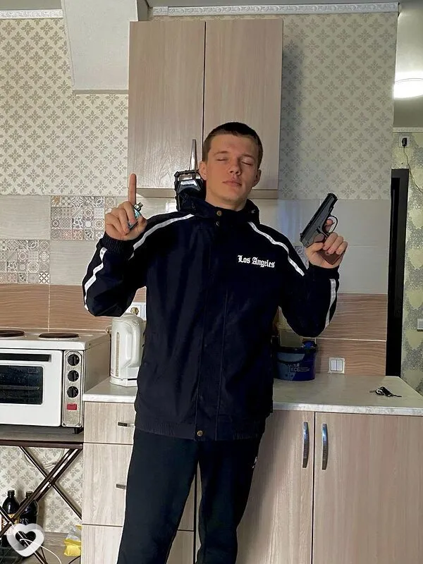 Кирилл, 21, Барнауле — анкета №3739313