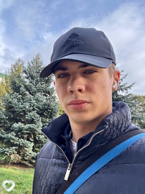 Виктор, 21, Краснодаре — анкета №3739459