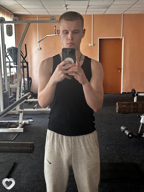 Александр, 21, Уссурийске — анкета №3739520