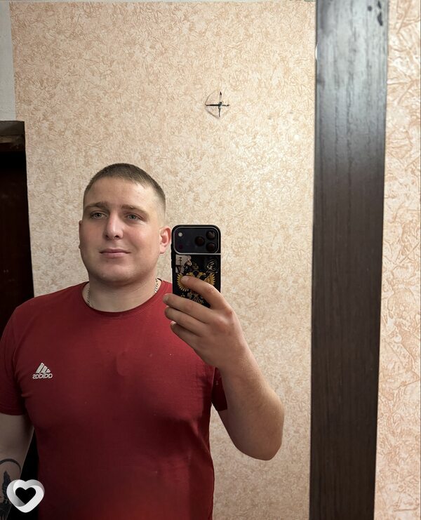 Виктор, 26, Снежном — анкета №3740687