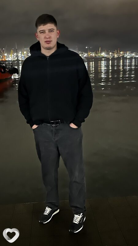 Денис, 21, Новороссийске — анкета №3741870